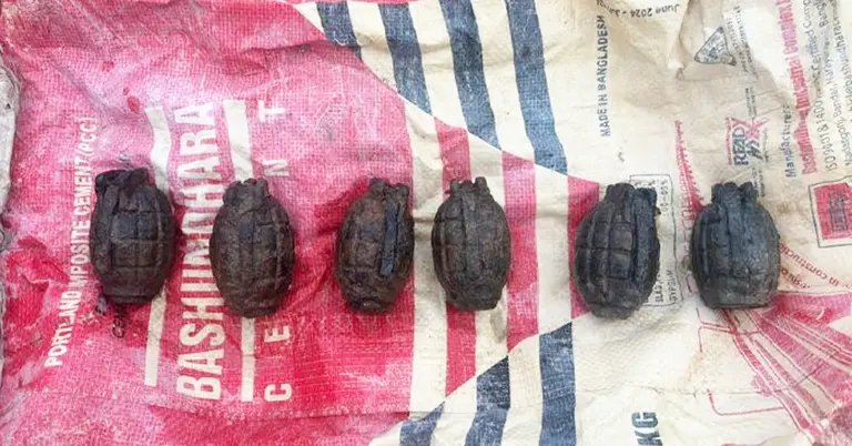 উদ্ধার হওয়া ৬টি হ্যান্ড গ্রেনেড